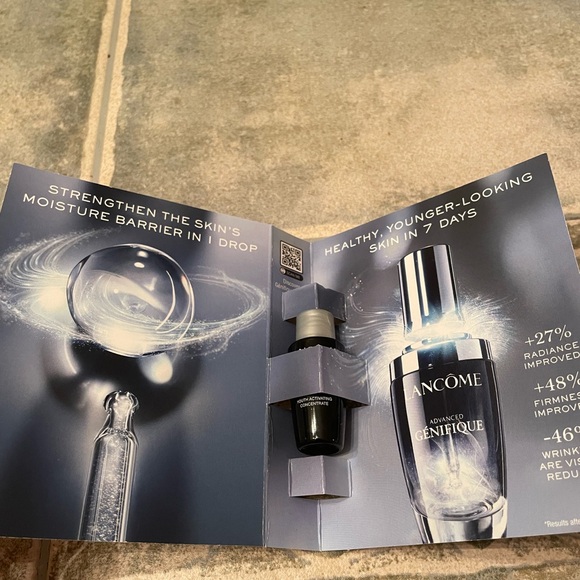 Lancôme Paris Advanced Génifique Face Serum Sample 0.27 Fl Oz - Picture 2 of 4